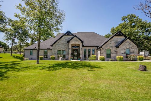 1011 Glenoaks Dr, Weatherford, TX, 76088-7417 | Card Image