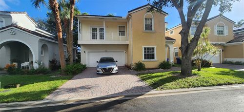 7478 Nw 17th Dr, Hollywood, FL, 33024-1002 | Card Image