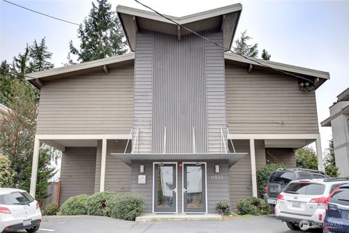 401-11525 Greenwood Ave N, Seattle, WA, 98133-8646 | Card Image