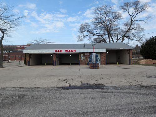 605 S James St, Ludington, MI, 49431-2327 | Card Image