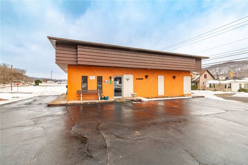 570 Hill St, Mc Grann, PA, 16236-9811 | Card Image