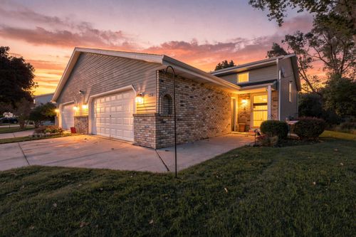 720 Timberline Trl, Hartford, WI, 53027-2545 | Card Image