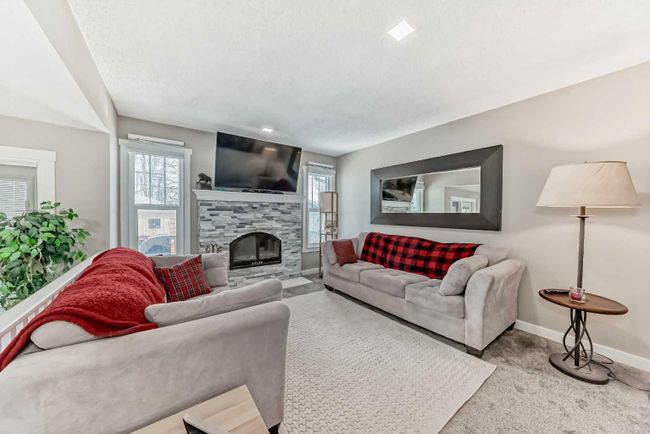 440 Cantrell Drive Sw, Home with 3 bedrooms, 1 bathrooms and 4 parking in Calgary AB | Image 39