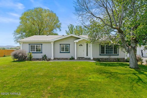 1550 Gibson Rd, Selah, WA, 98942-8601 | Card Image