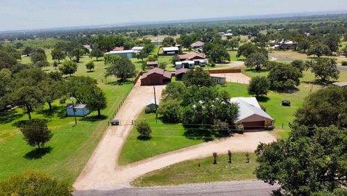 415 Ancient Oaks Dr, Marble Falls, TX, 78654-7816 | Card Image