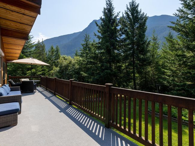 8907 Old Portage Road, House other with 3 bedrooms, 3 bathrooms and 10 parking in Pemberton BC | Image 9