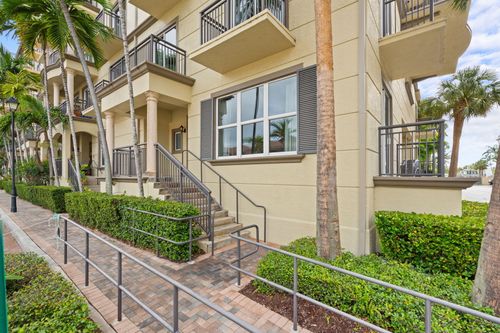 109-2617 Ne 14th Ave, Wilton Manors, FL, 33334-4384 | Card Image