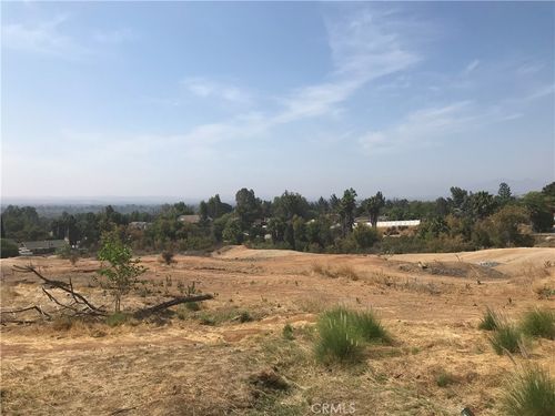 6401 Peralta Pl, Jurupa Valley, CA, 92509-6331 | Card Image