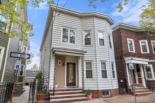 11 Lincoln St, Cambridge, MA, 02141-1317 | Card Image