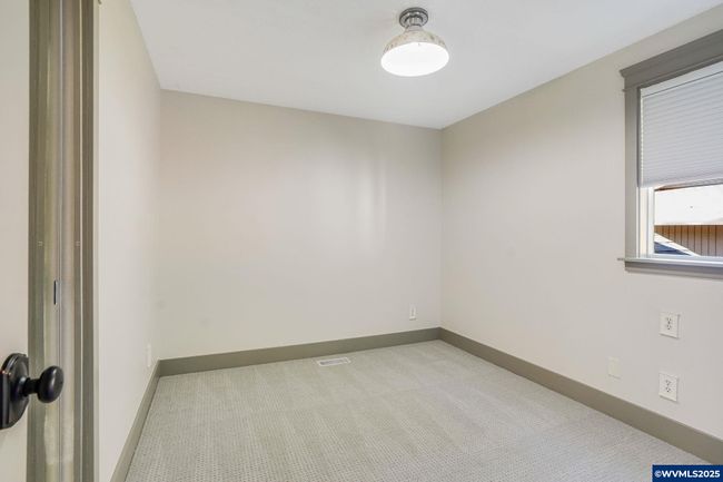 241 Silver Loop, House other with 4 bedrooms, 3 bathrooms and null parking in Silverton OR | Image 22