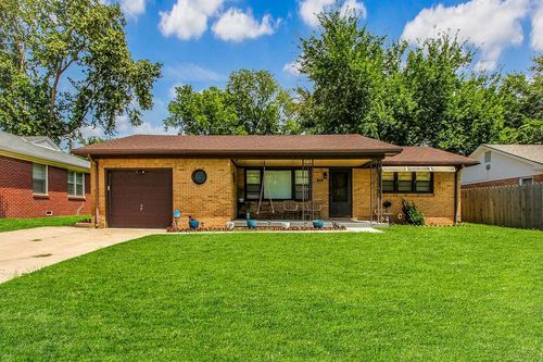 732 N El Paso Dr, Derby, KS, 67037-1802 | Card Image