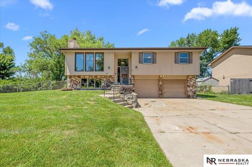 5618 S 155 Street, Omaha, NE, 68137 | Card Image