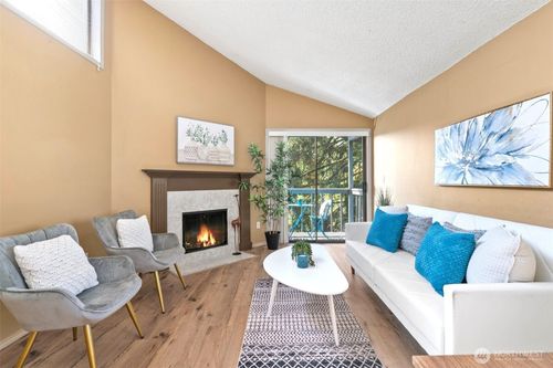 apt-a301-3302 I St Ne, Auburn, WA, 98002-2329 | Card Image