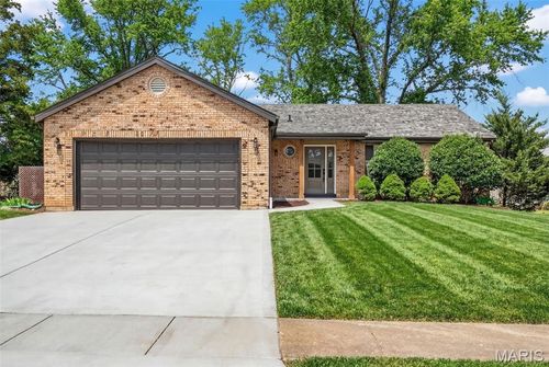 847 Palm Bay Dr, Ellisville, MO, 63021-4768 | Card Image