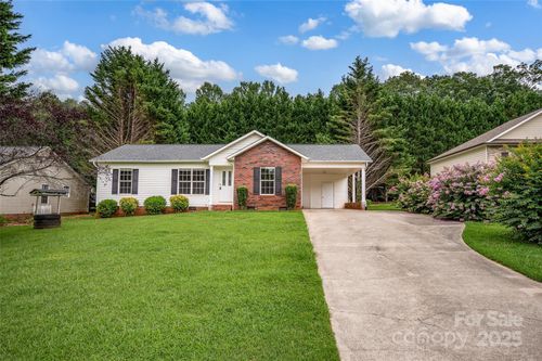 144 Fairway Dr Sw, Conover, NC, 28613-9662 | Card Image