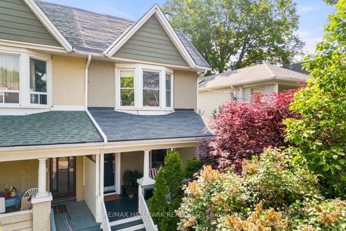 15 Redwood Ave, Toronto, ON, M4L2S5 | Card Image