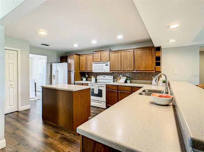 309 Ruby Lake Loop, House other with 3 bedrooms, 2 bathrooms and null parking in Winter Haven FL | Image 45