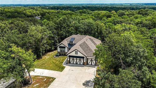 1807 Cemetery Rd, Oak Grove, MO, 64075-5200 | Card Image