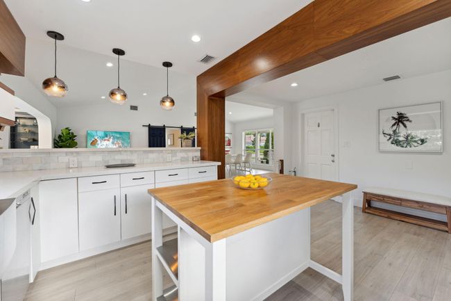 2205 Ne 30 Th St, House other with 3 bedrooms, 2 bathrooms and null parking in Lighthouse Point FL | Image 15