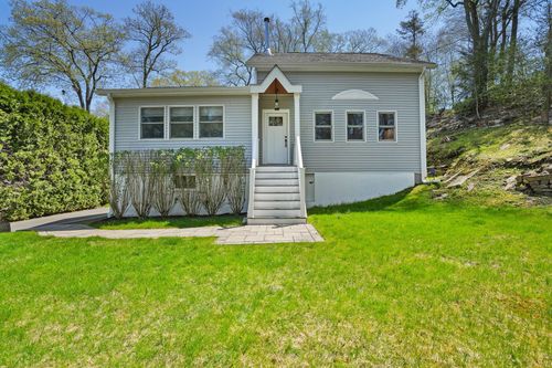 28 Alan Rd, Danbury, CT, 06810-8302 | Card Image