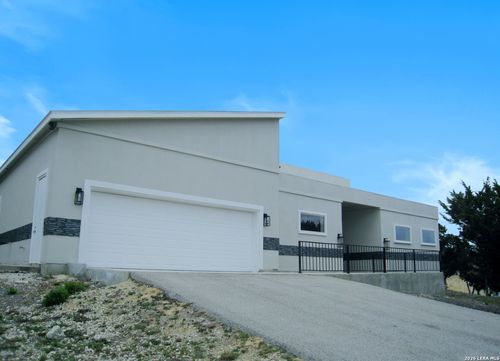 6751 Wrangler Cir, Bulverde, TX, 78163-4180 | Card Image