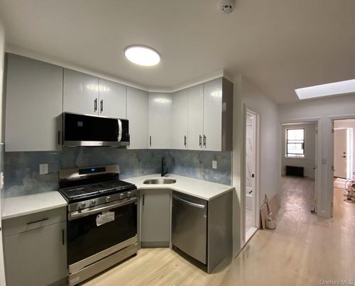 1-855 Wyckoff Ave, Ridgewood, NY, 11385-4737 | Card Image