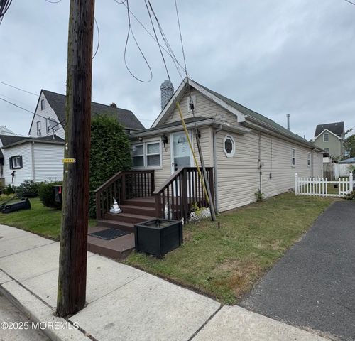 10 Jahn St, Keansburg, NJ, 07734-1304 | Card Image