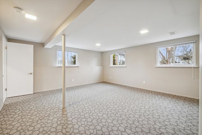 202 Broadacre Ave, House other with 3 bedrooms, 2 bathrooms and null parking in Clawson MI | Image 20