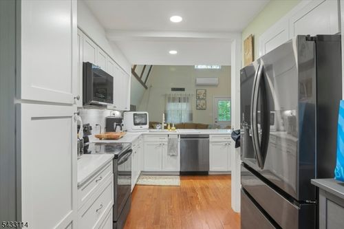 7 Glen Dr, Sussex, NJ, 07461-4801 | Card Image