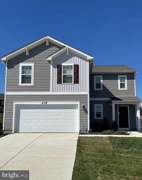 219 Centergate Dr, CHARLES TOWN, WV, 25414-5763 | Card Image