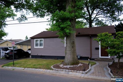 33 Garrabrant Rd, Clifton, NJ, 07013-1574 | Card Image