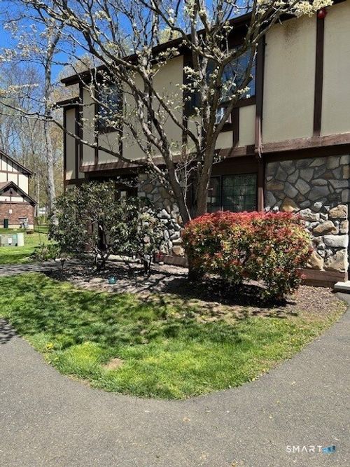 454-454 Swanson Cres, Milford, CT, 06461-2747 | Card Image
