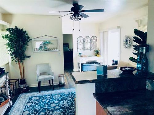 318 Metropole Ave, Avalon, CA, 90704-3043 | Card Image