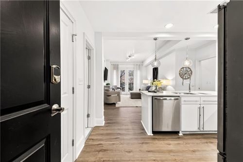 unit-323-2255 Peachtree Rd Ne, Atlanta, GA, 30309-1170 | Card Image