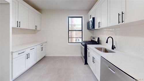 2c-19 79th St, East Elmhurst, NY, 11370-1311 | Card Image