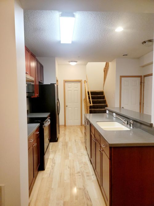 unit-4-3049 Chamberlin St N, MAPLEWOOD, MN, 55109-5607 | Card Image