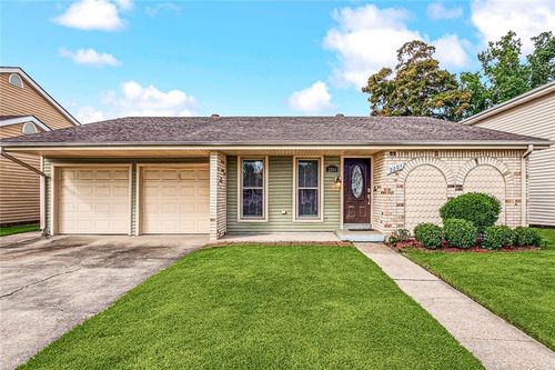 2204 Deerlick Ln, Harvey, LA, 70058-2209 | Card Image