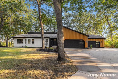 15060 Mercury Dr, Grand Haven, MI, 49417-9133 | Card Image