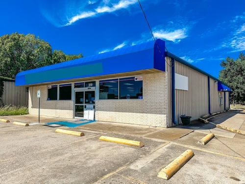 209 N Ellis St, Groesbeck, TX, 76642-1310 | Card Image