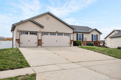 207 Rolling Rock Creek Drive, Wentzville, MO, 63385 | Card Image