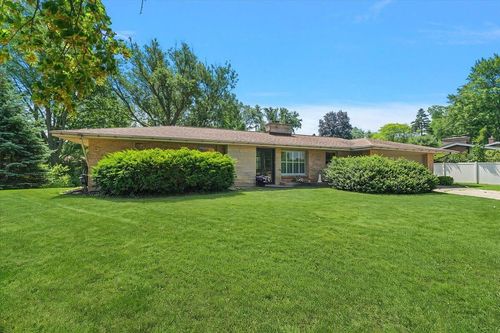 838 S Shore Dr, Holland, MI, 49423-4538 | Card Image