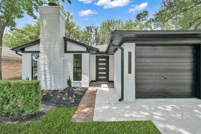 5015 Monteith Dr, House other with 3 bedrooms, 2 bathrooms and 2 parking in Spring TX | Image 5