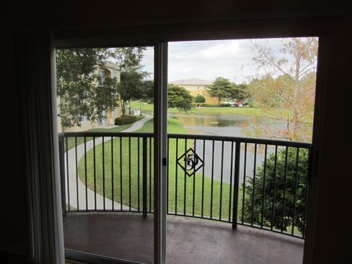 704-700 Crestwood Ct S, Royal Palm Beach, FL, 33411-4901 | Card Image