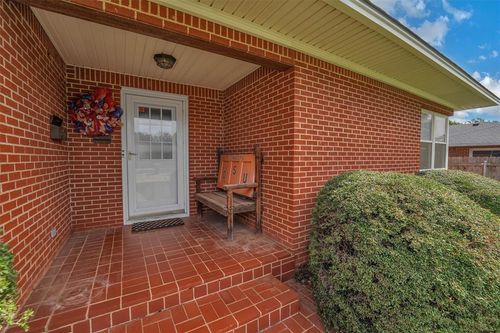 315 W 6th St, Cordell, OK, 73632-3422 | Card Image