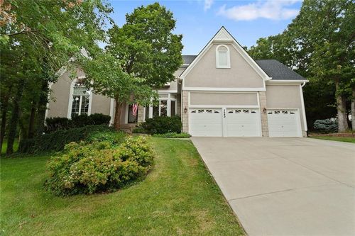 7560 Eicher Dr, Shawnee, KS, 66217-3039 | Card Image