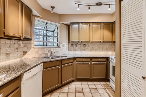 apt-257-16301 Ledgemont Ln, Addison, TX, 75001-5981 | Card Image