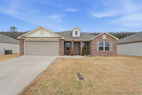 1050 Gallery Dr, Conway, AR, 72032-8630 | Card Image
