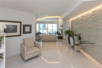 2424 - 60 Sw 13th St, Condo with 2 bedrooms, 2 bathrooms and null parking in Miami FL | Image 1