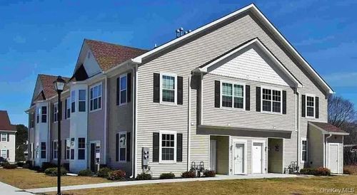 601 Commons Ln, Saugerties, NY, 12477-5246 | Card Image