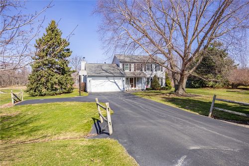 4637 Lake Rd, Williamson, NY, 14589-9602 | Card Image